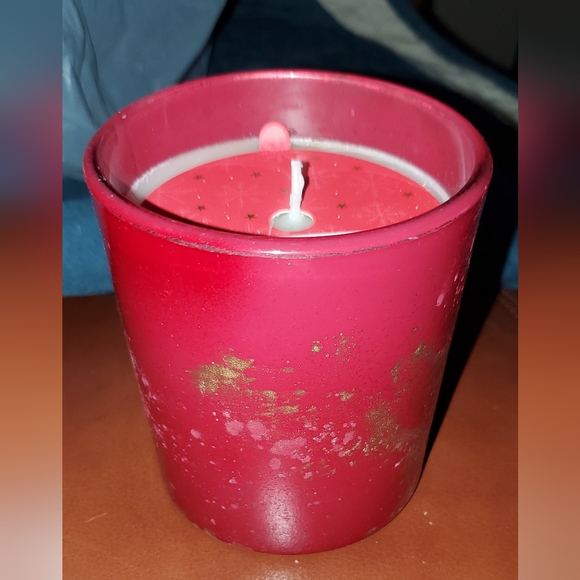 Huntington Home Jar Candle. 10.6 oz. Brand new. Cranberry, Clove, & Orange - Picture 2 of 5